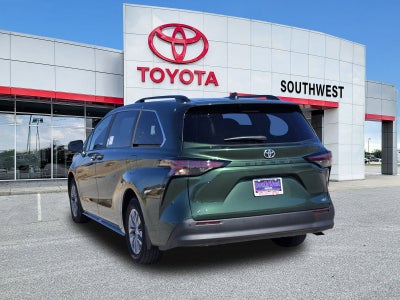 2026 Toyota Sienna XLE