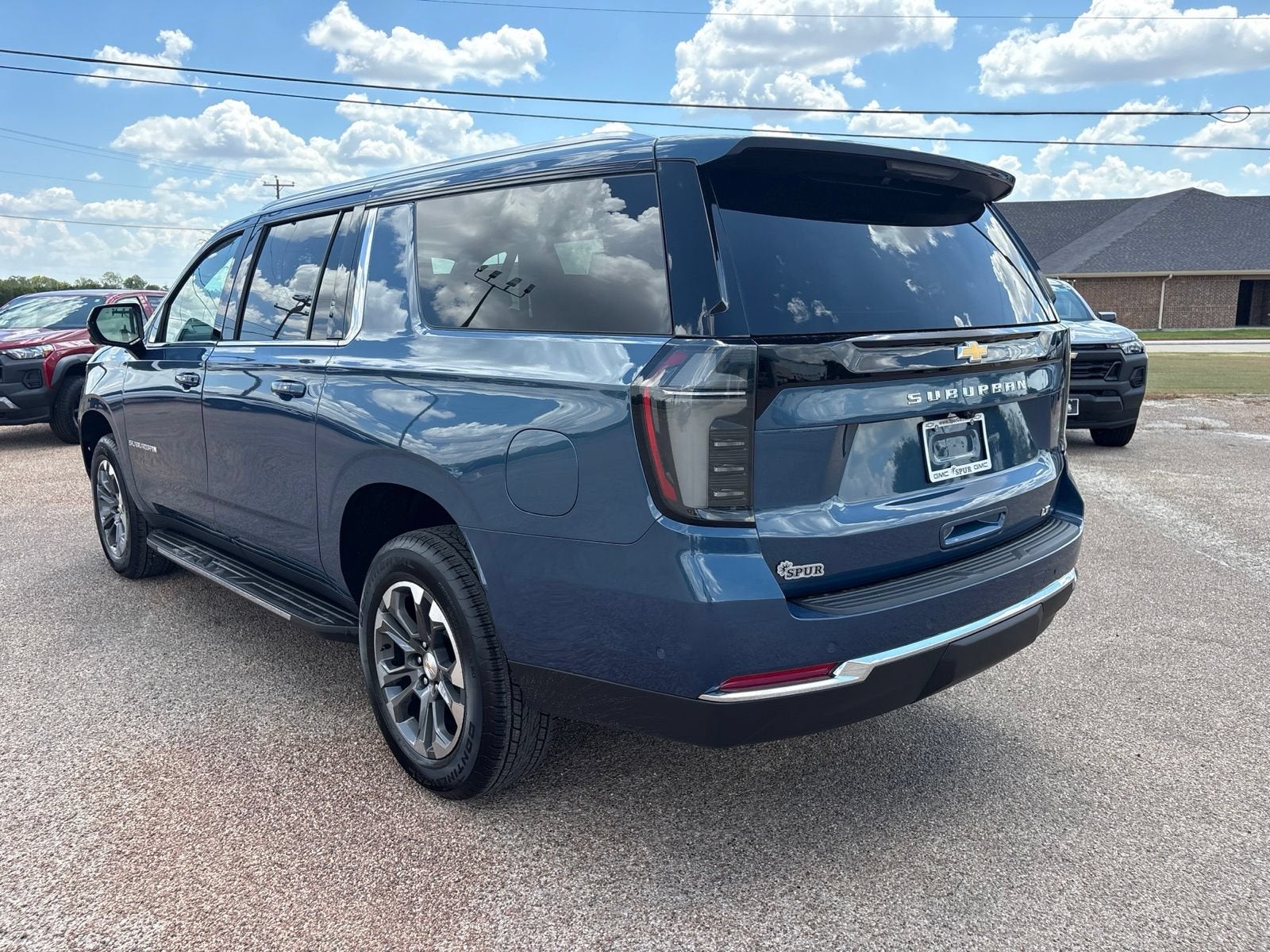 2026 Chevrolet Suburban LT