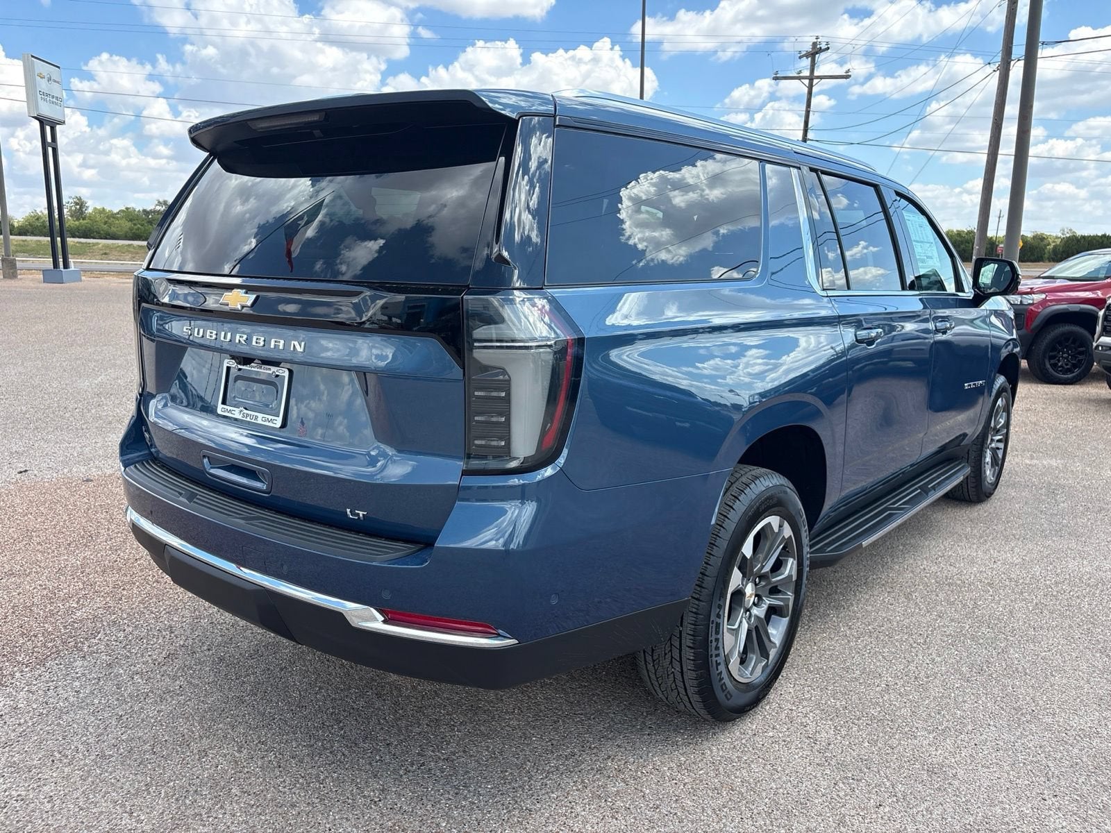 2026 Chevrolet Suburban LT