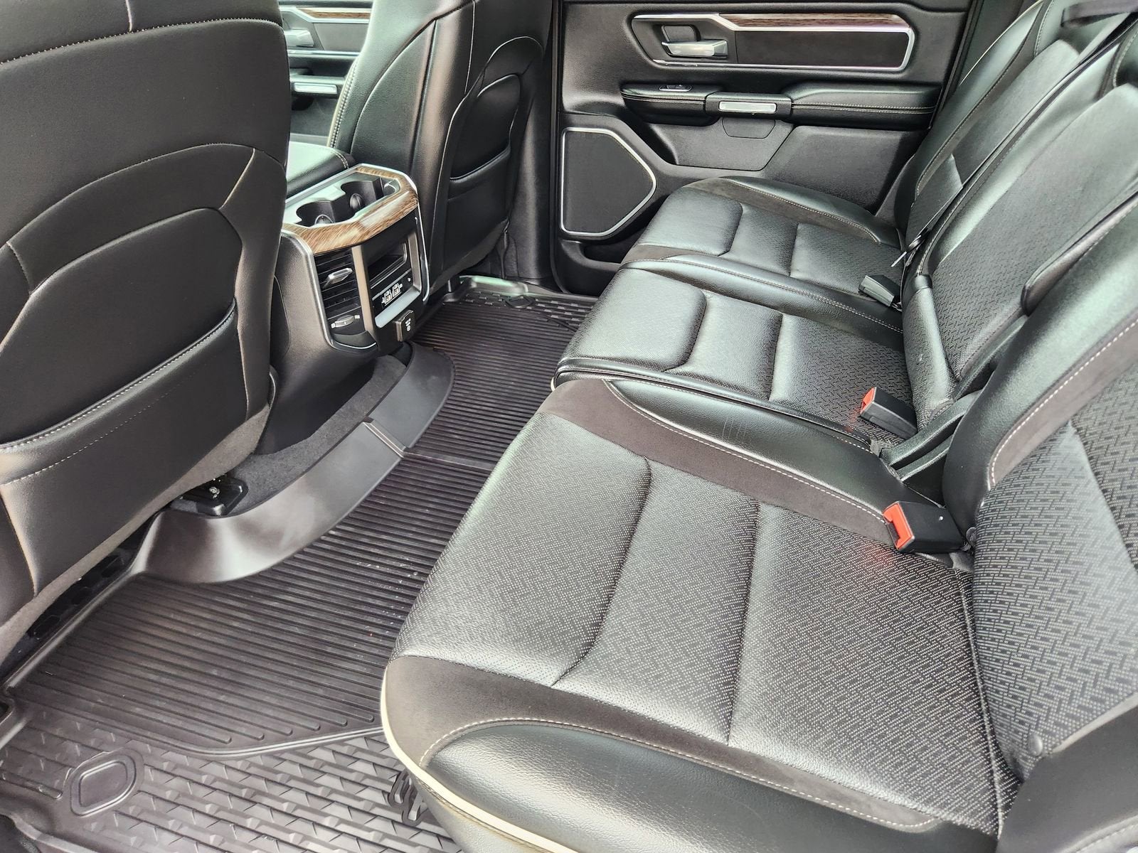 2019 RAM 1500 Laramie Crew Cab 4x2 5'7" Box