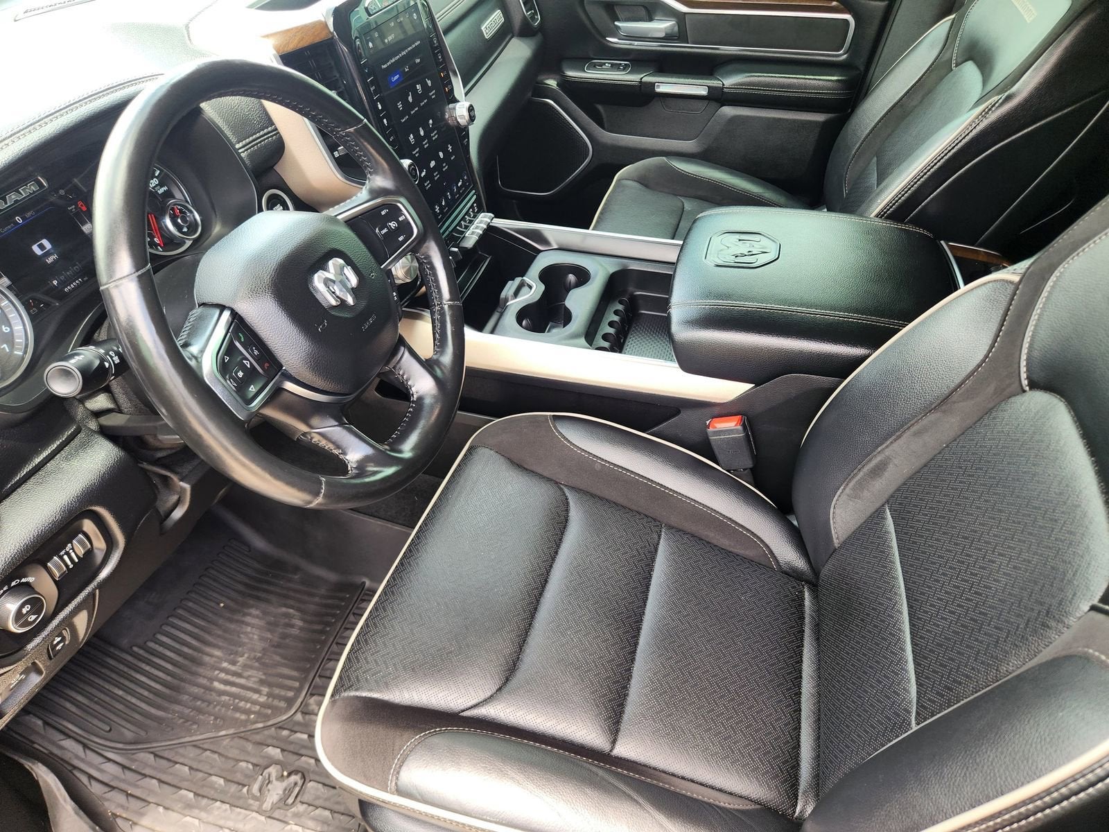 2021 RAM 1500 Laramie Crew Cab 4x2 5'7" Box