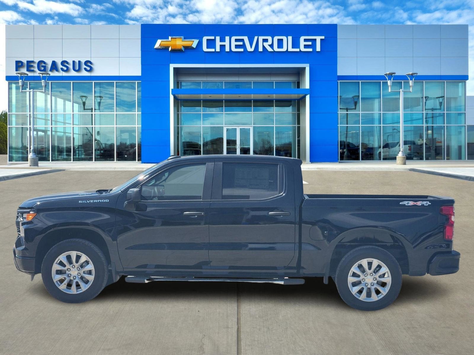 2025 Chevrolet Silverado 1500 Custom