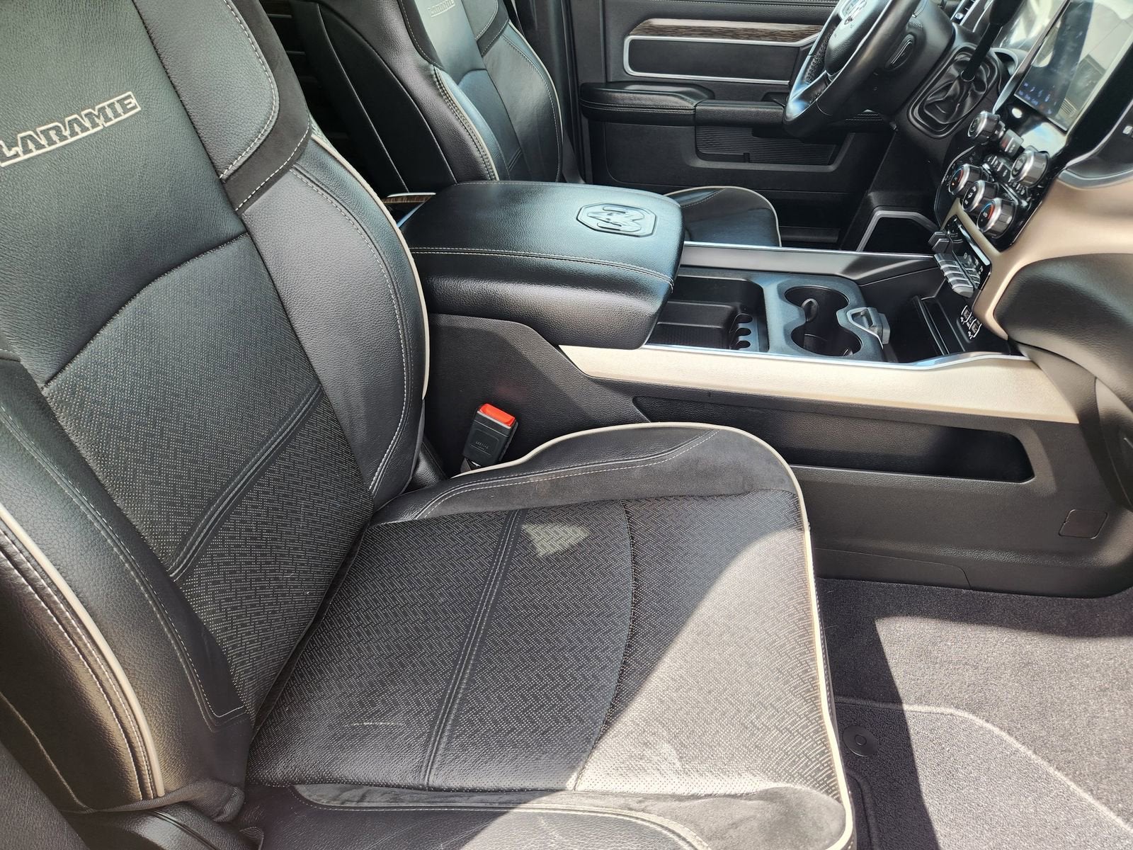 2020 RAM 2500 Laramie Mega Cab 4x4 6'4" Box