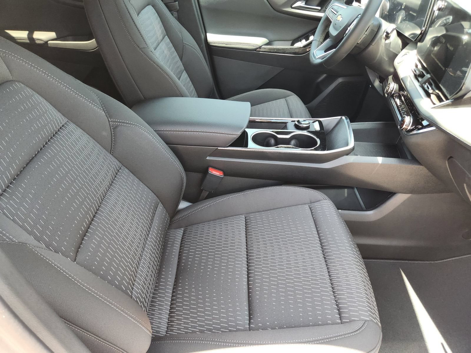 2027 Chevrolet Equinox FWD LT