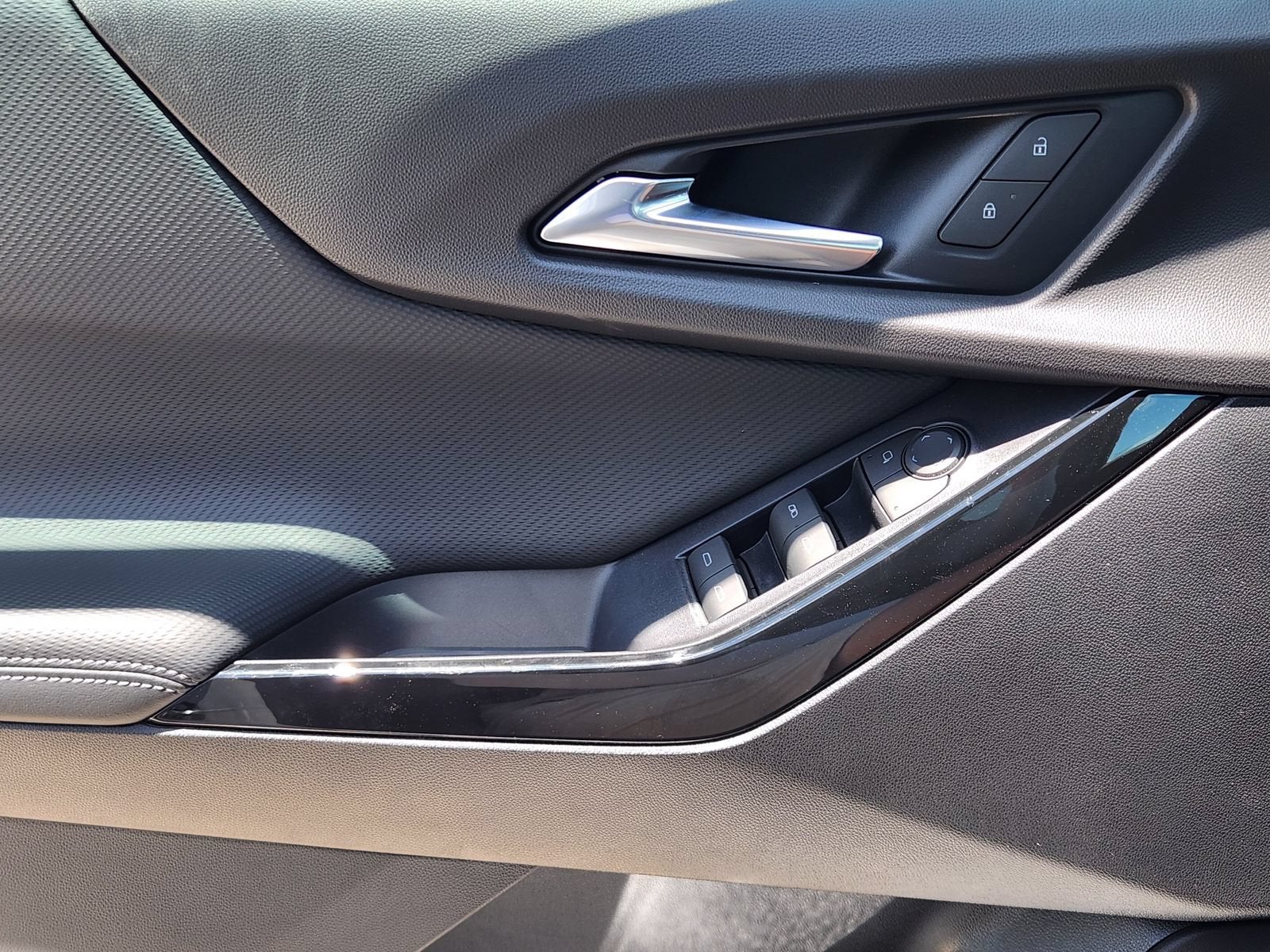 2027 Chevrolet Equinox FWD LT