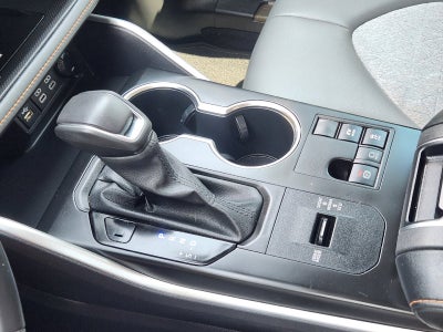 2023 Toyota Highlander Hybrid XLE Bronze