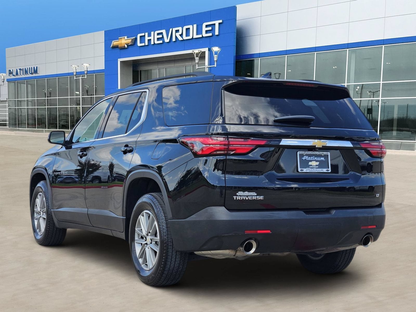 2023 Chevrolet Traverse LT Cloth