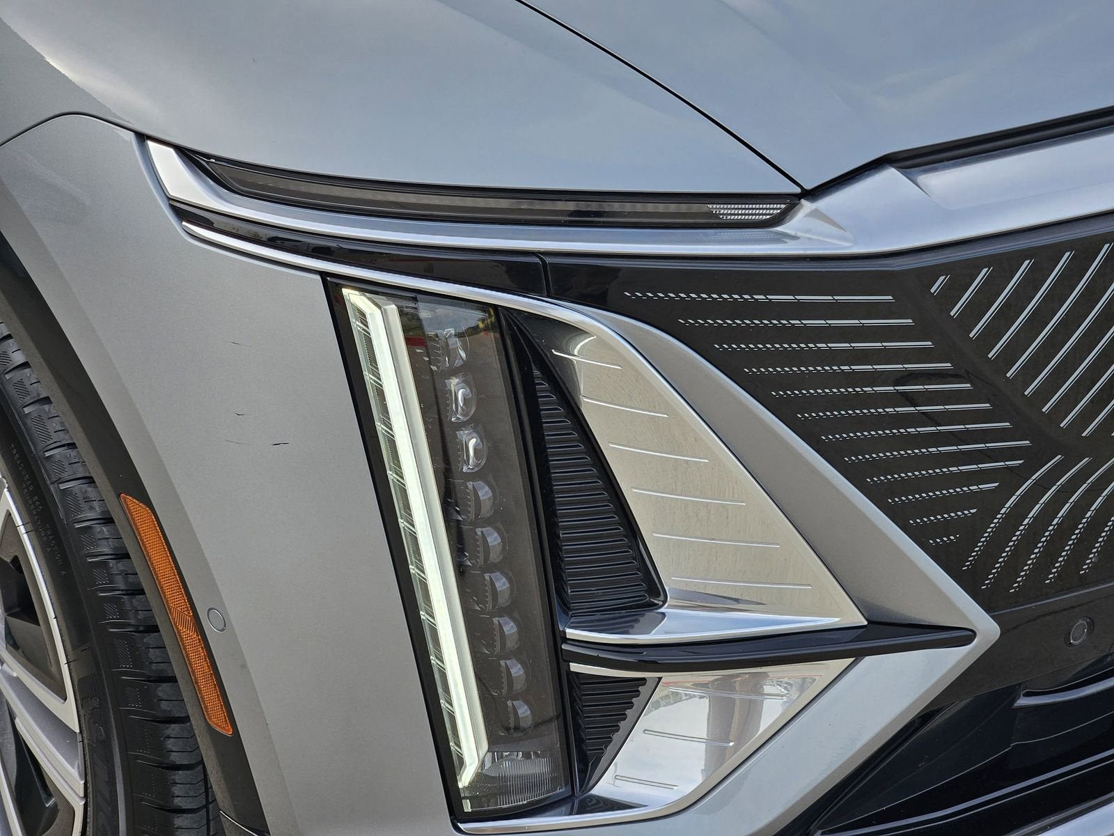 2024 Cadillac LYRIQ Luxury 3