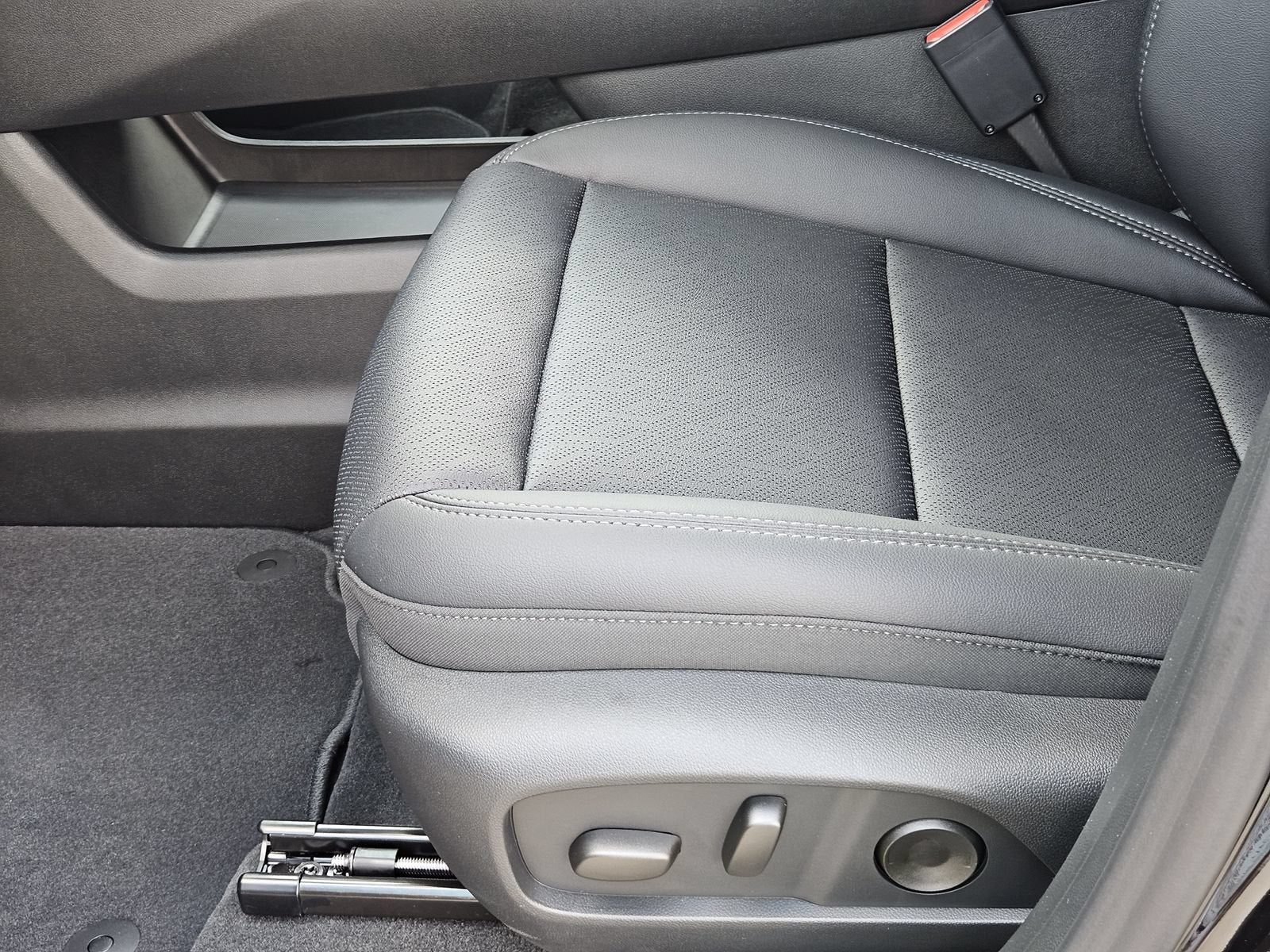 2027 Chevrolet Equinox FWD LT