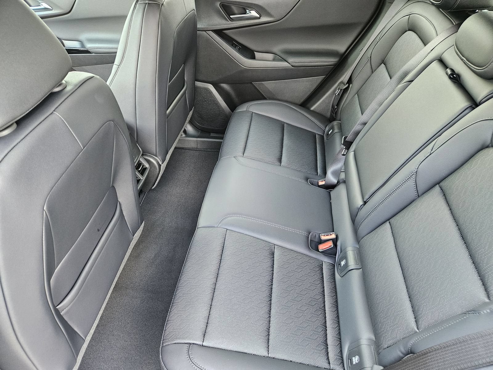 2027 Chevrolet Equinox FWD LT
