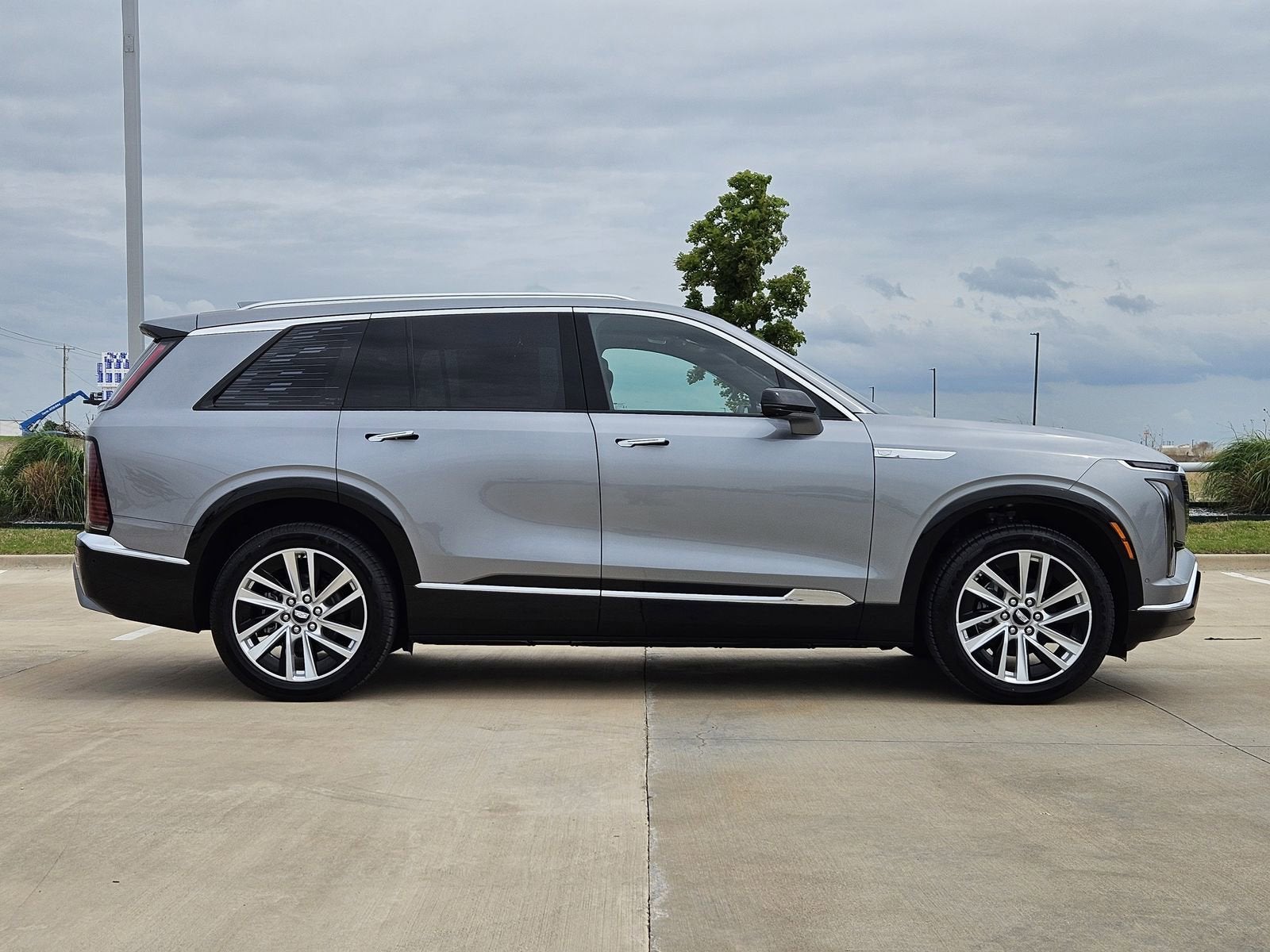 2026 Cadillac VISTIQ Luxury