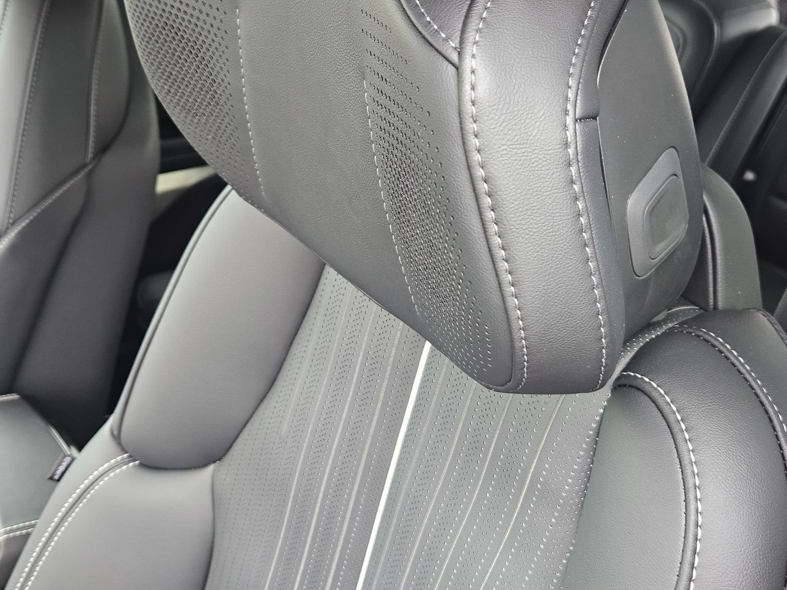 2027 Cadillac VISTIQ Sport