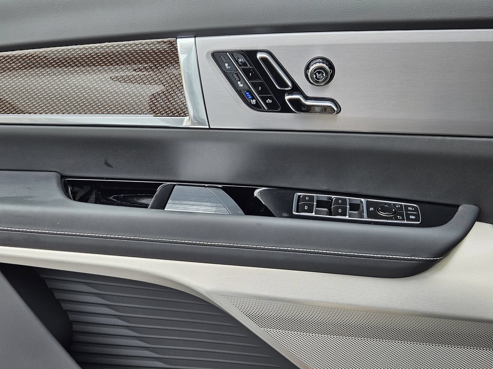2027 Cadillac VISTIQ Sport