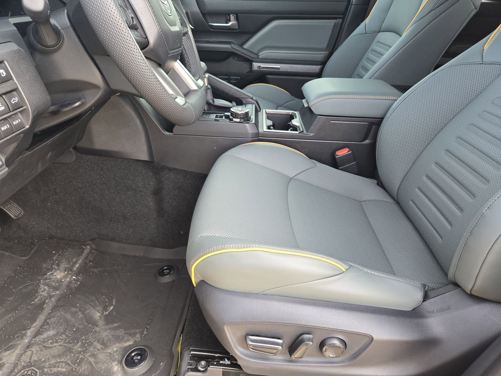 2026 Toyota Tacoma i-FORCE MAX Tacoma Trailhunter