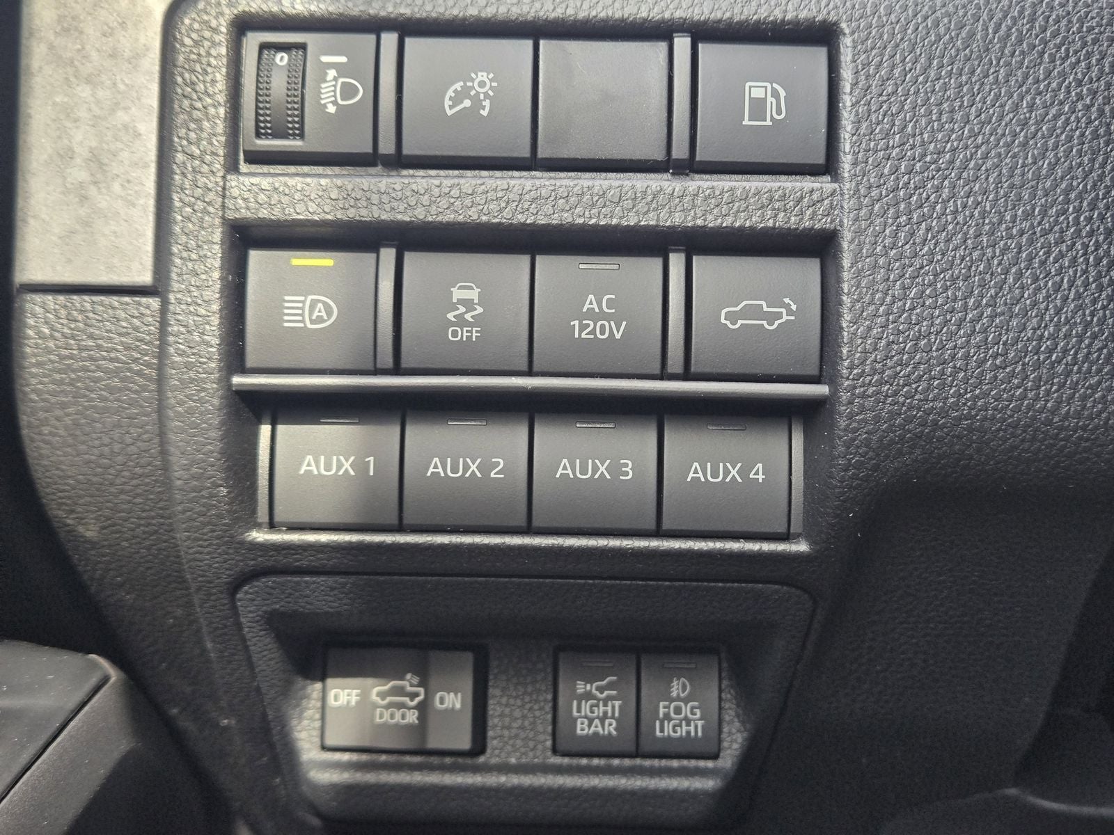 2026 Toyota Tacoma i-FORCE MAX Tacoma Trailhunter