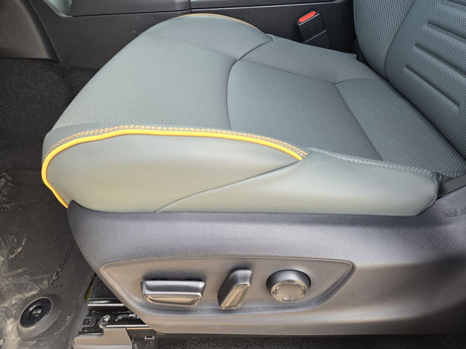 2026 Toyota Tacoma i-FORCE MAX Tacoma Trailhunter