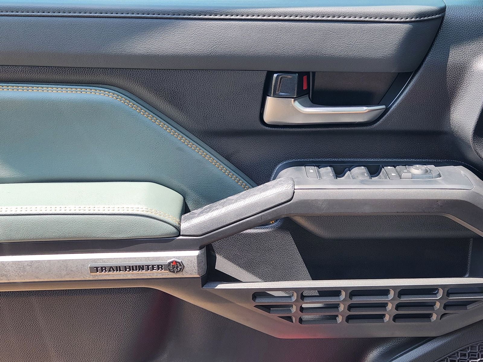 2026 Toyota Tacoma i-FORCE MAX Tacoma Trailhunter