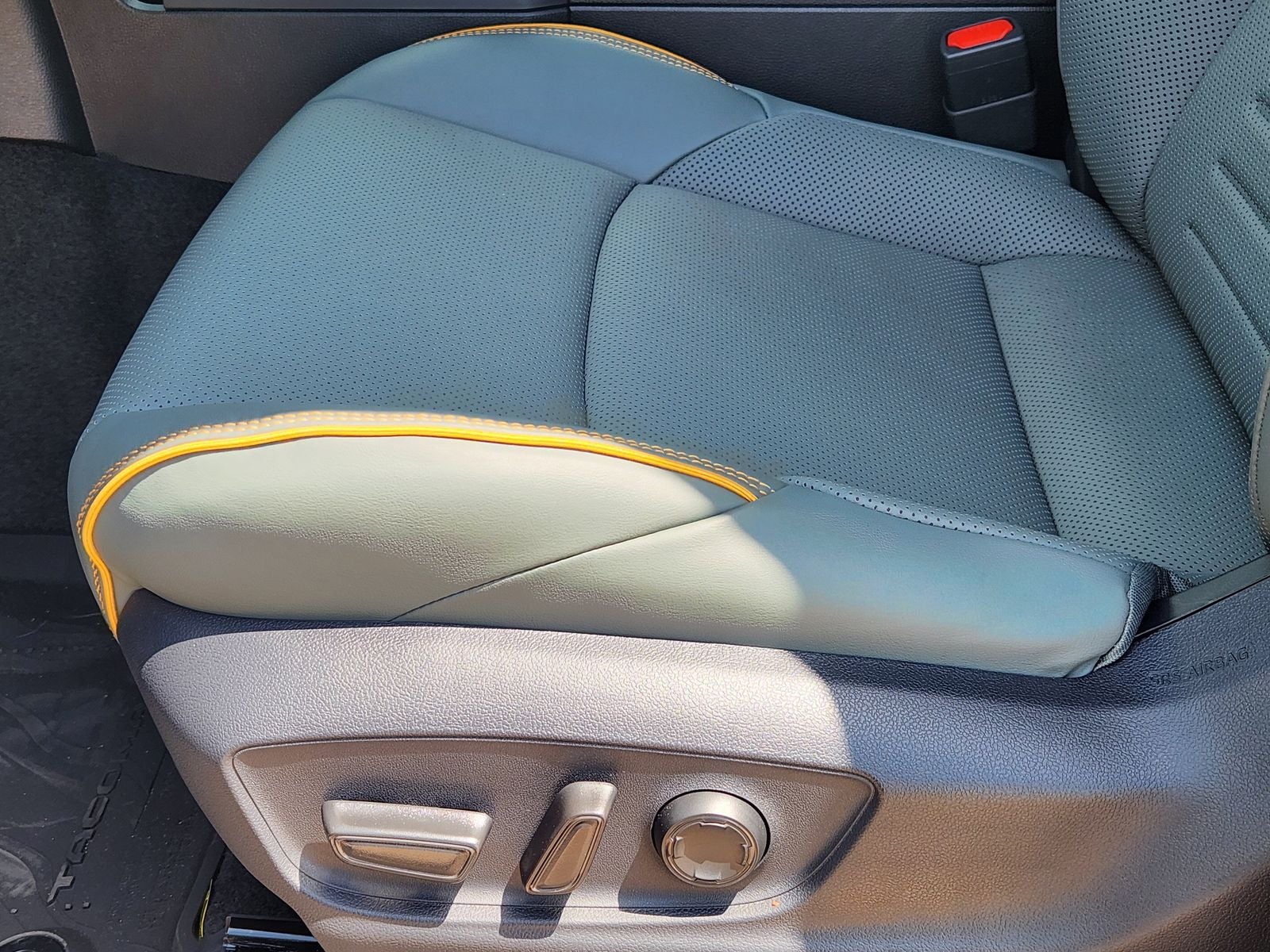 2026 Toyota Tacoma i-FORCE MAX Tacoma Trailhunter