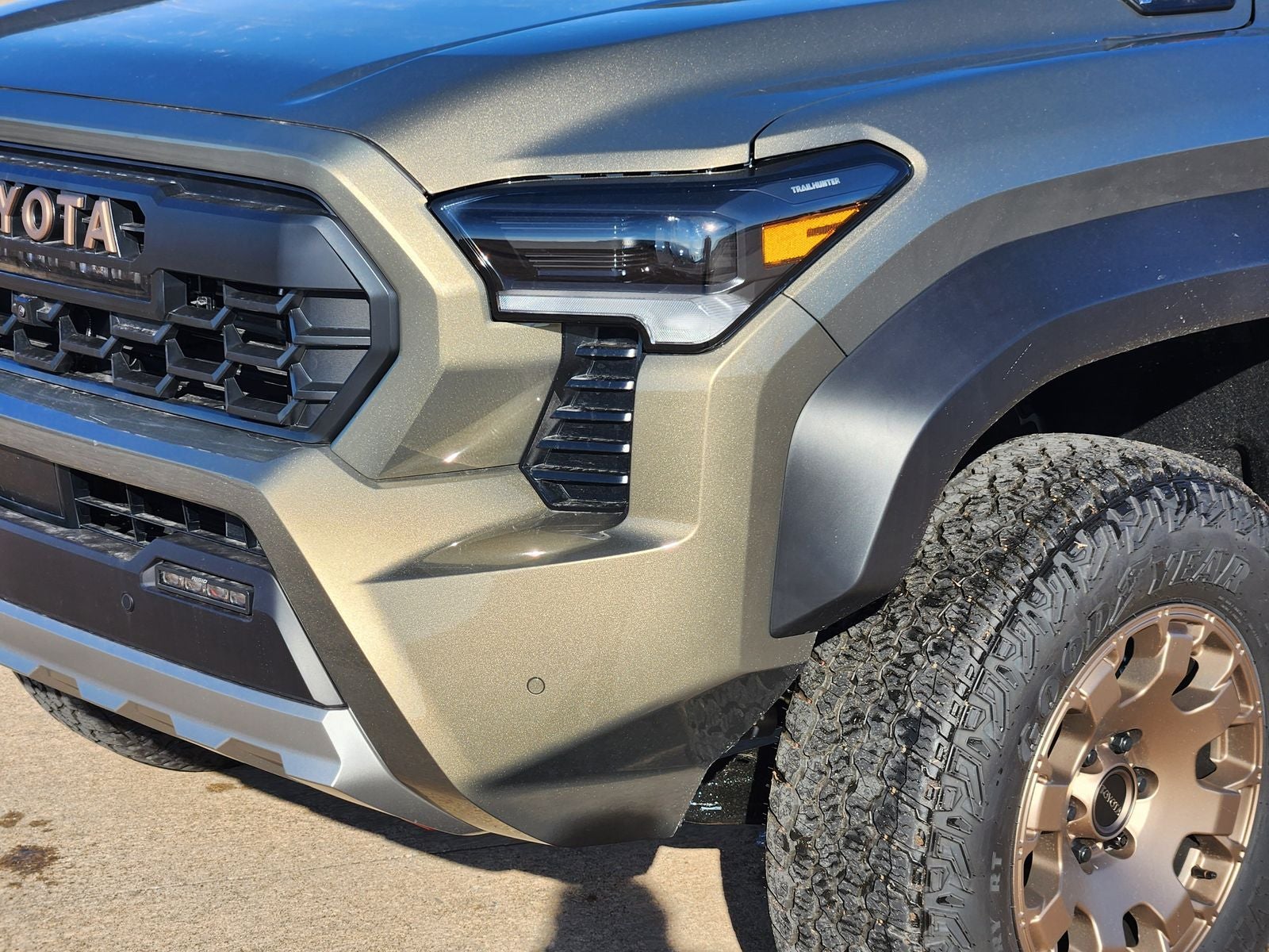 2026 Toyota Tacoma i-FORCE MAX Tacoma Trailhunter