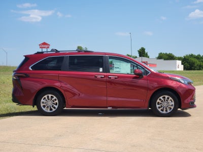 2026 Toyota Sienna XLE