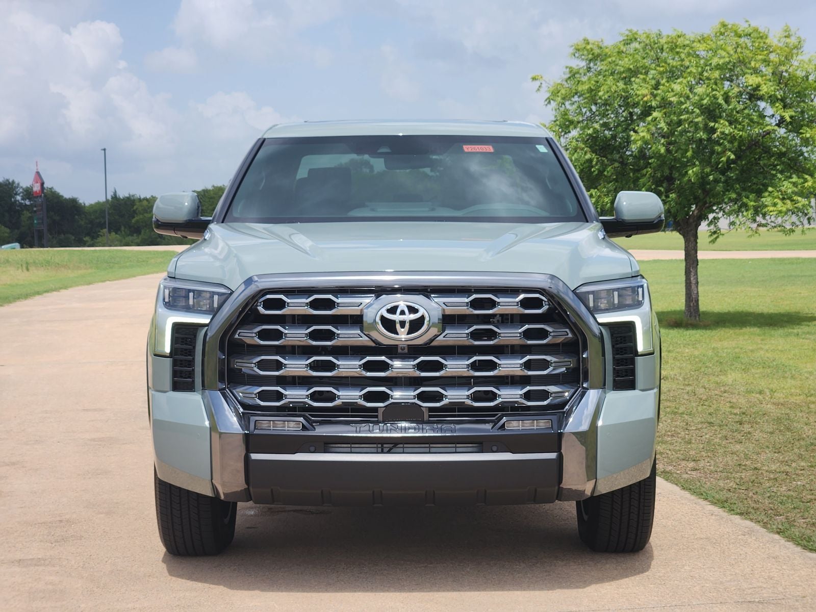 2026 Toyota Tundra i-FORCE MAX Tundra Platinum