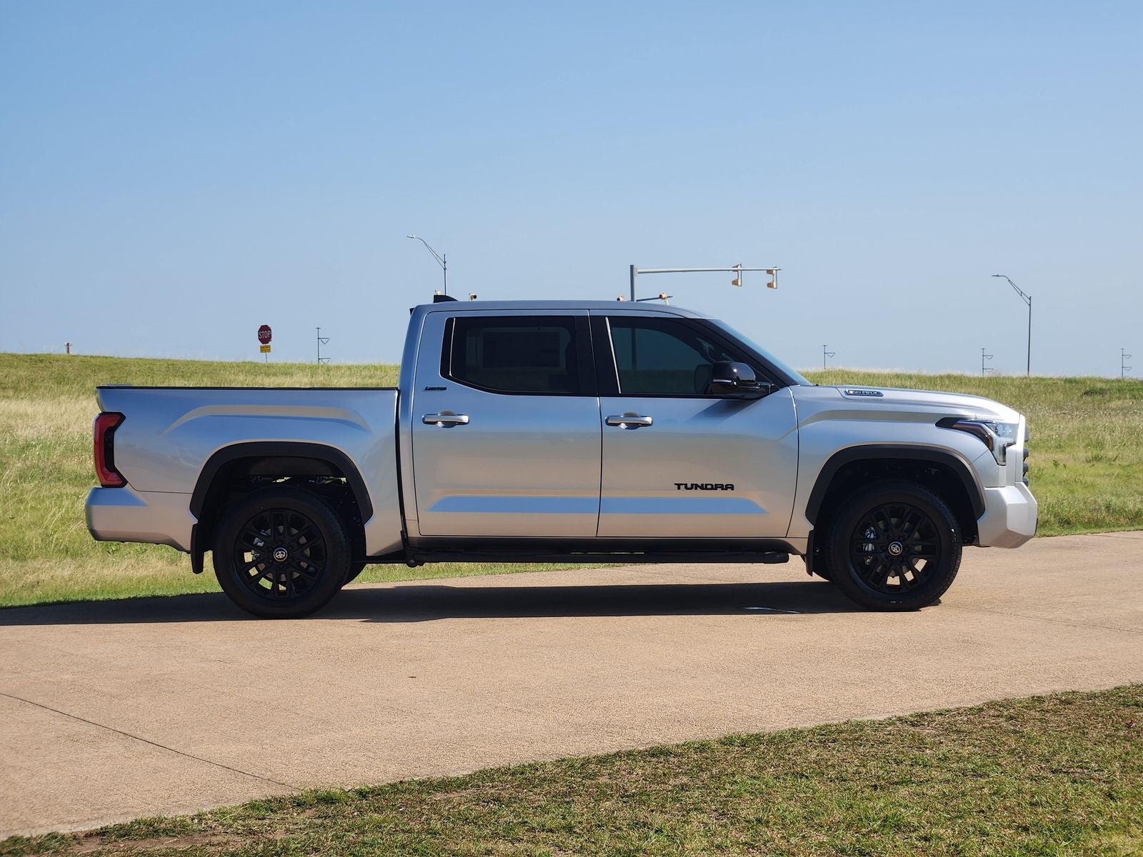 2026 Toyota Tundra i-FORCE MAX Tundra Limited