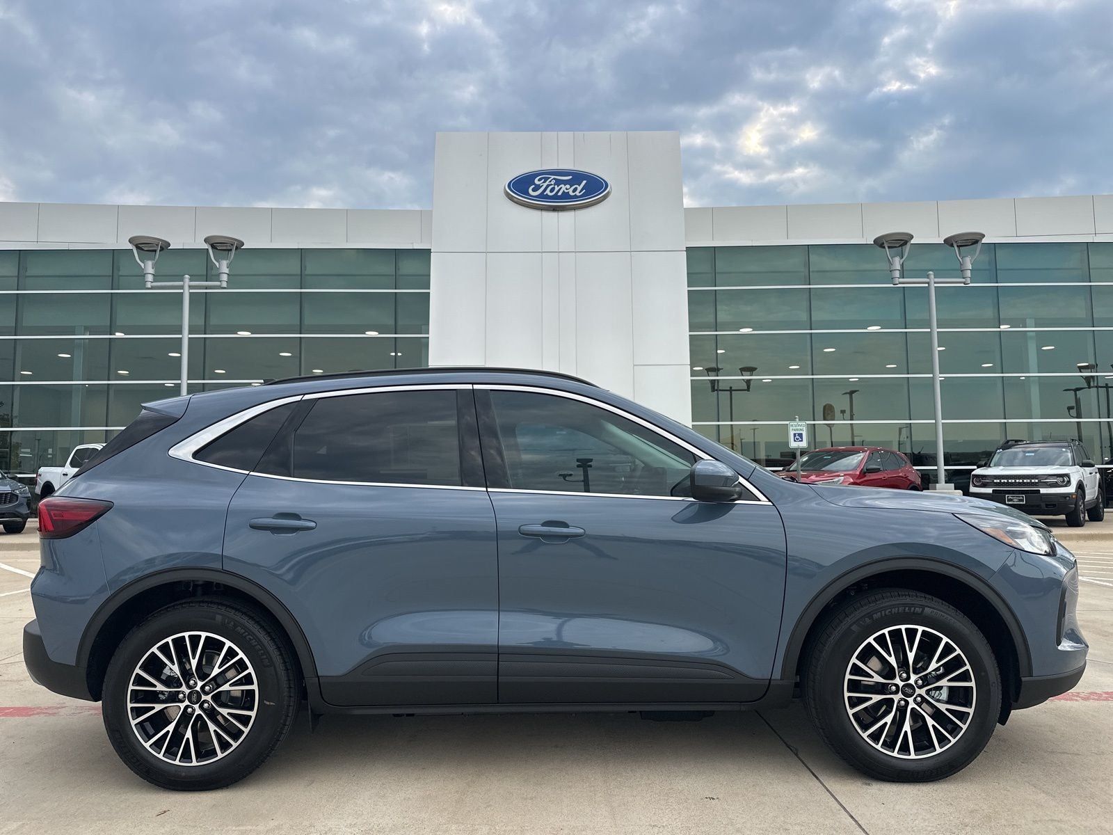 2025 Ford Escape Plug-In Hybrid Base