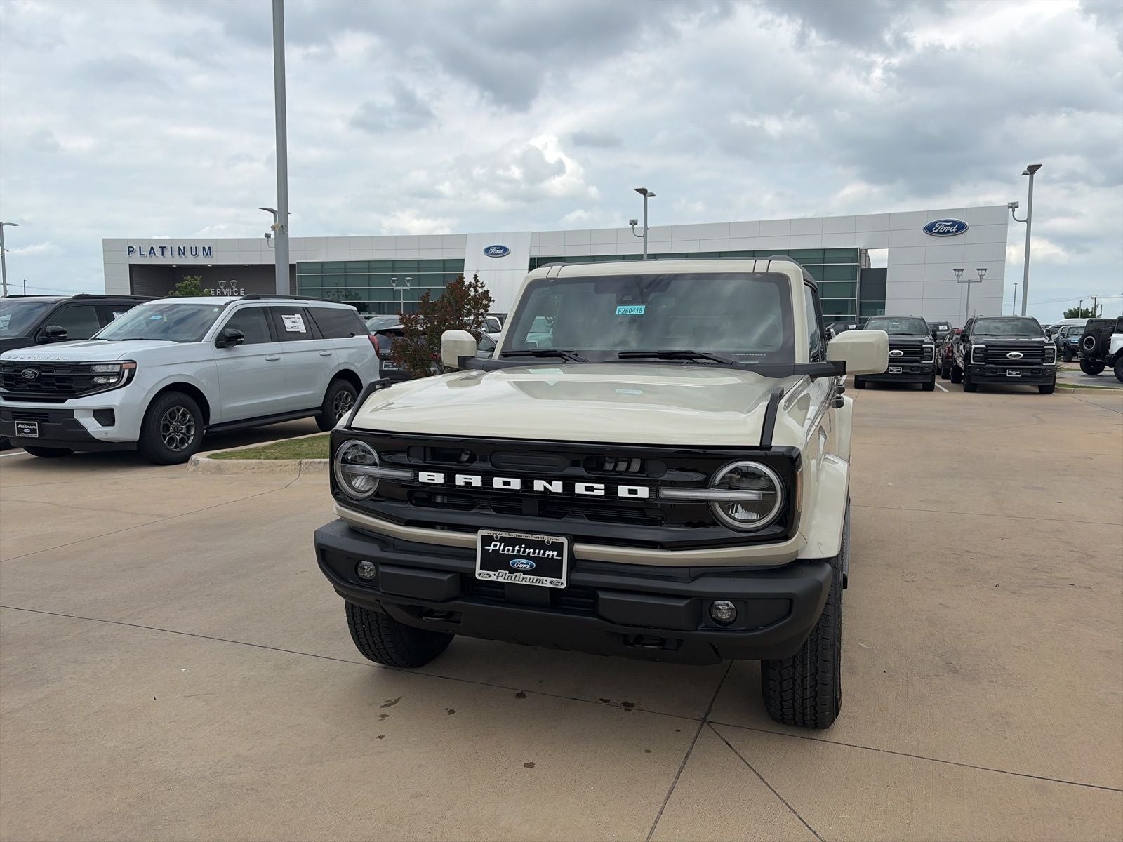 2026 Ford Bronco Outer Banks
