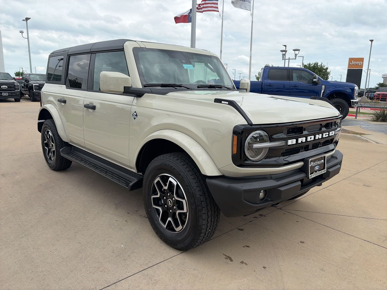 2026 Ford Bronco Outer Banks