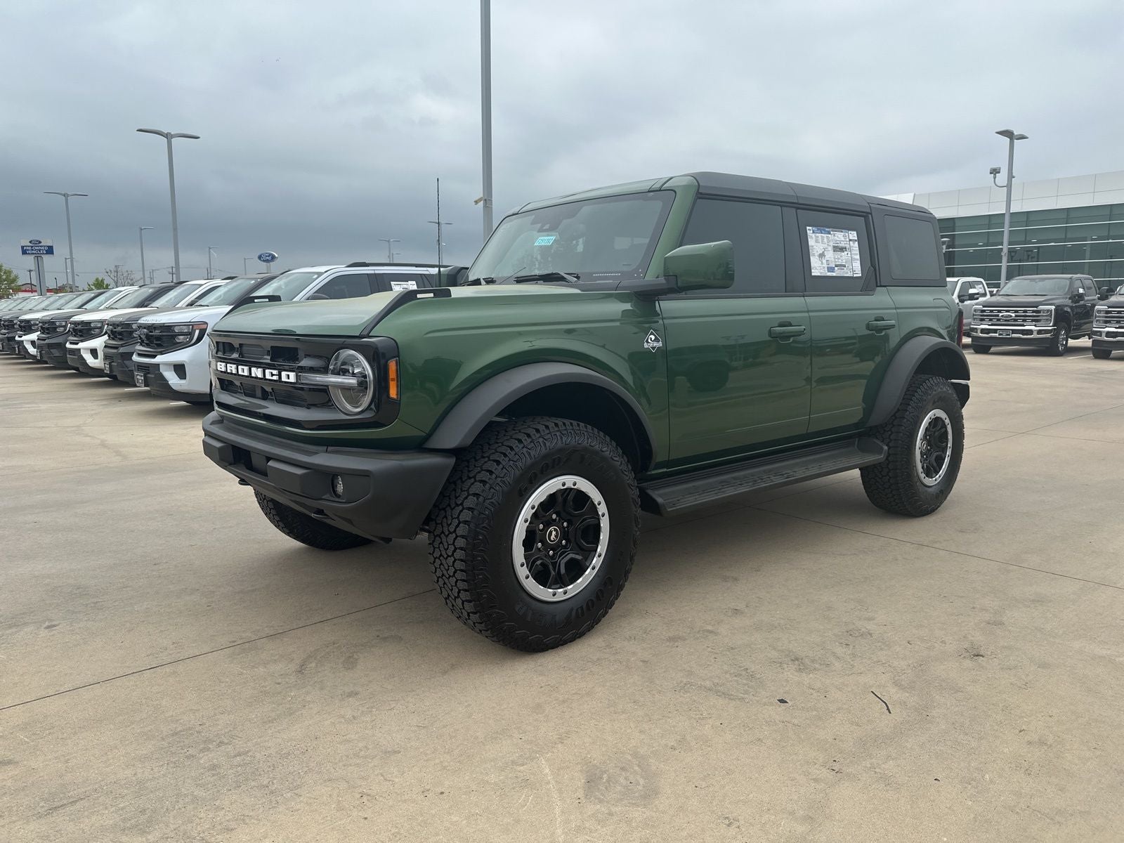 2025 Ford Bronco Outer Banks