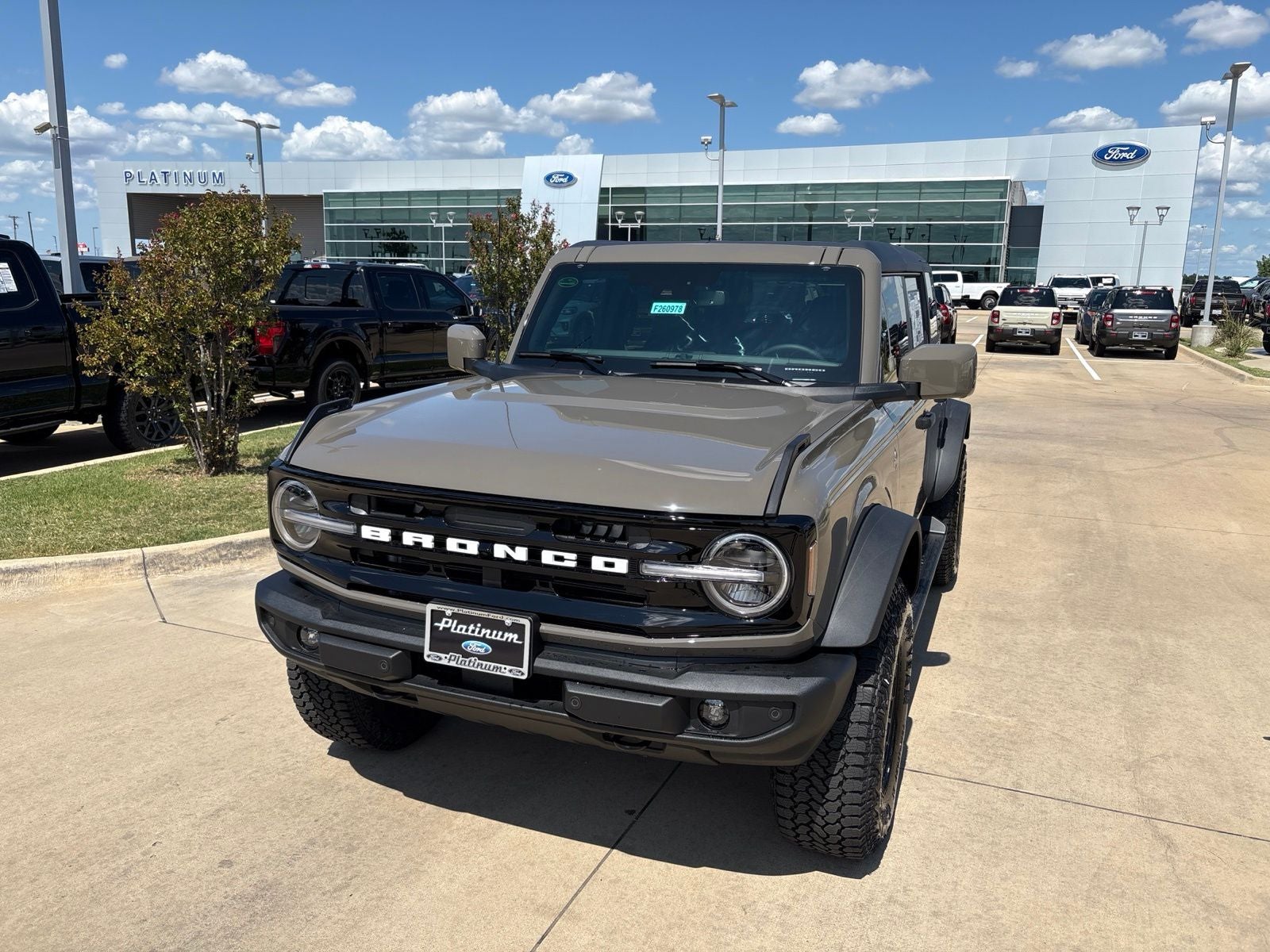 2026 Ford Bronco Outer Banks