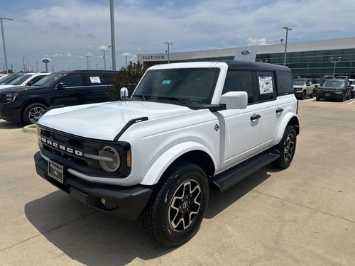 2026 Ford Bronco Outer Banks