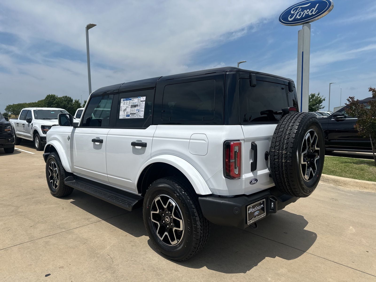 2026 Ford Bronco Outer Banks