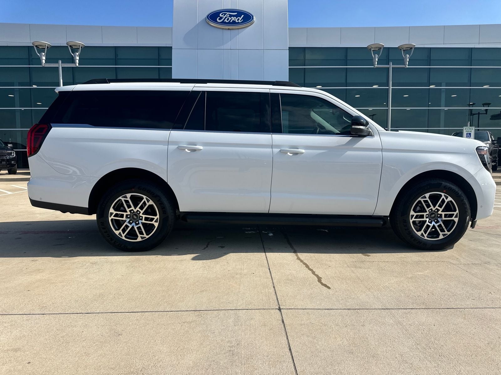 2025 Ford Expedition Max Active