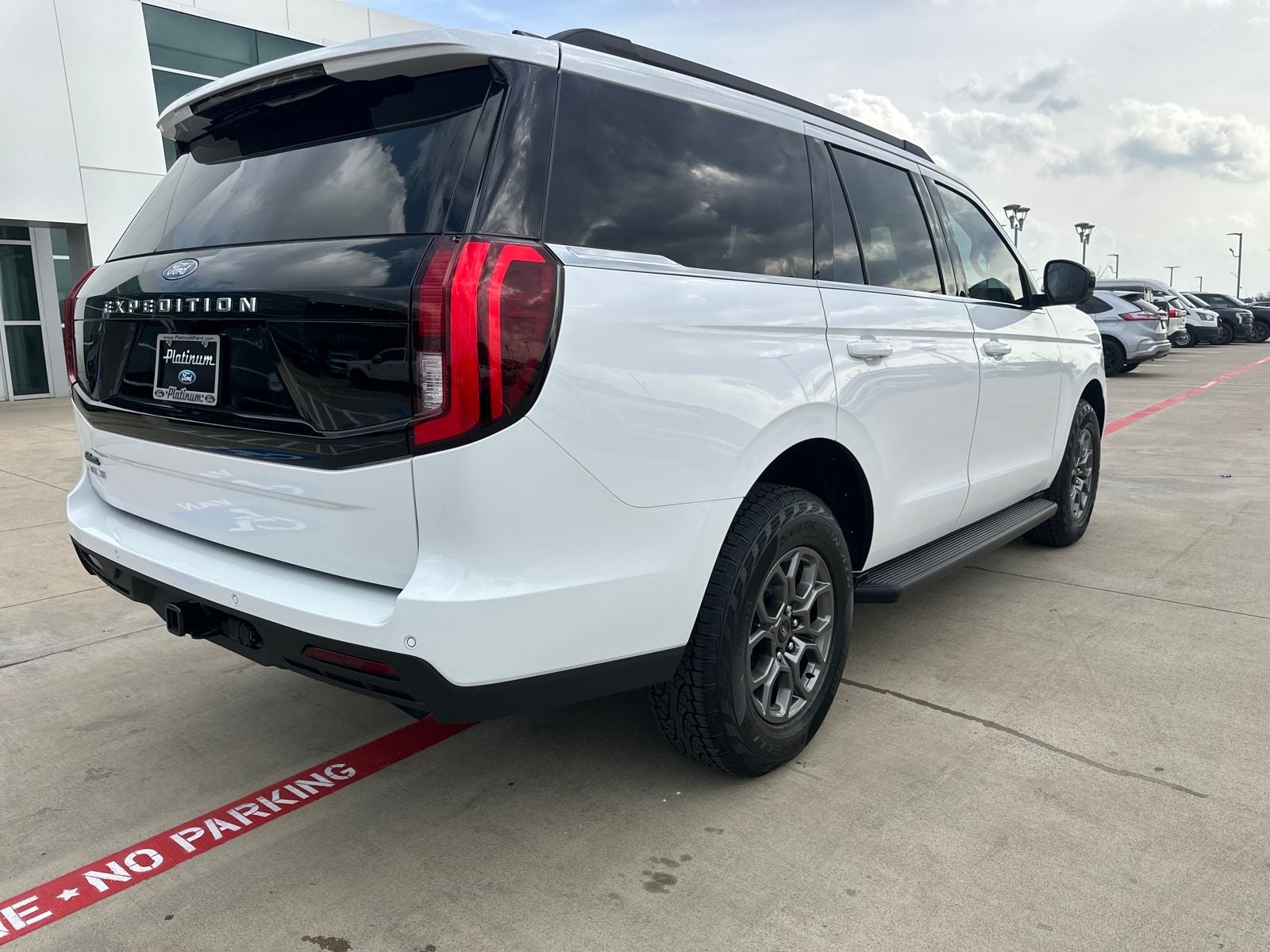 2025 Ford Expedition Active