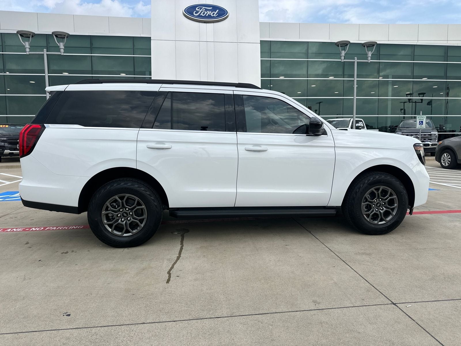 2025 Ford Expedition Active