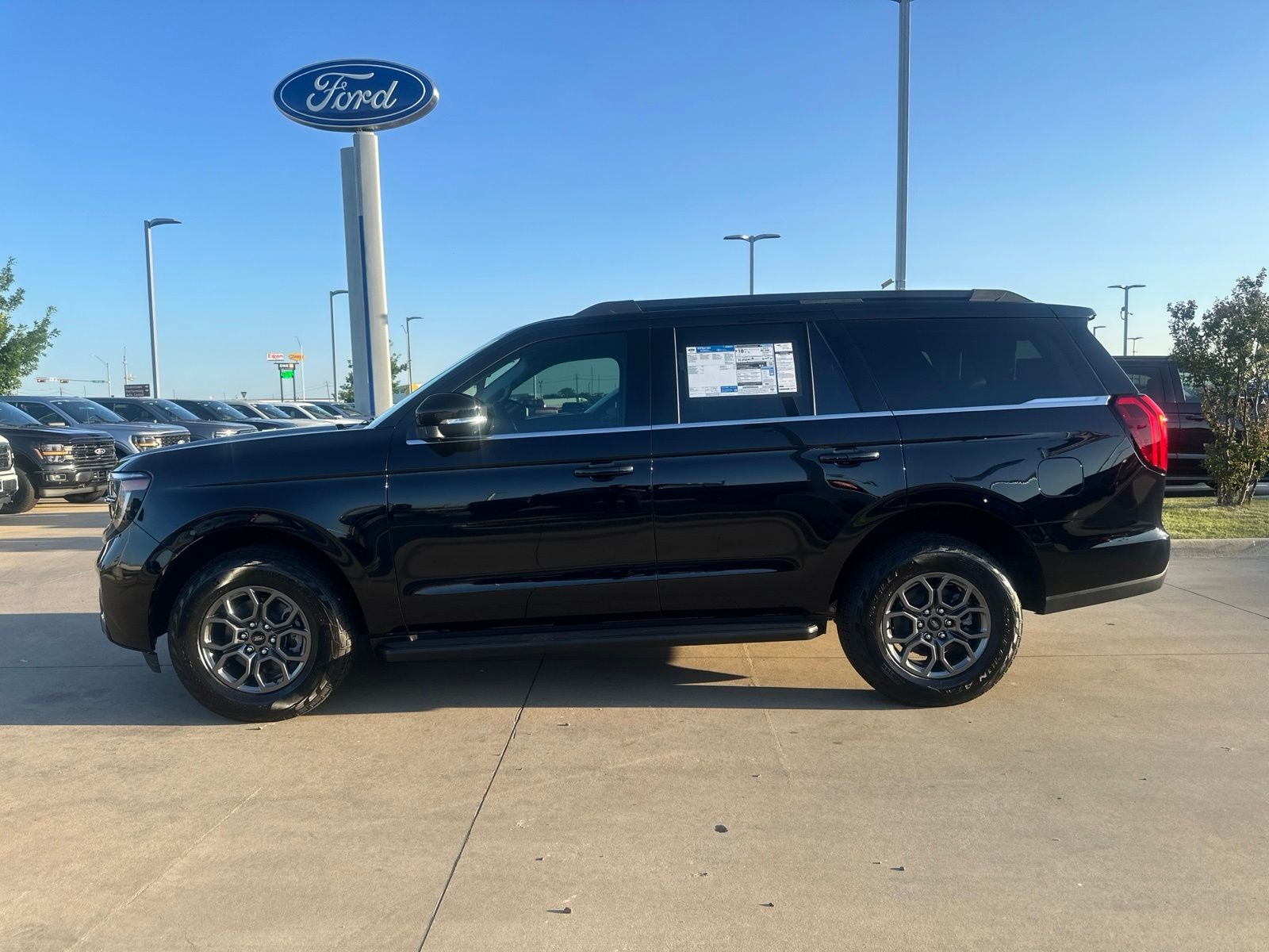 2027 Ford Expedition Active