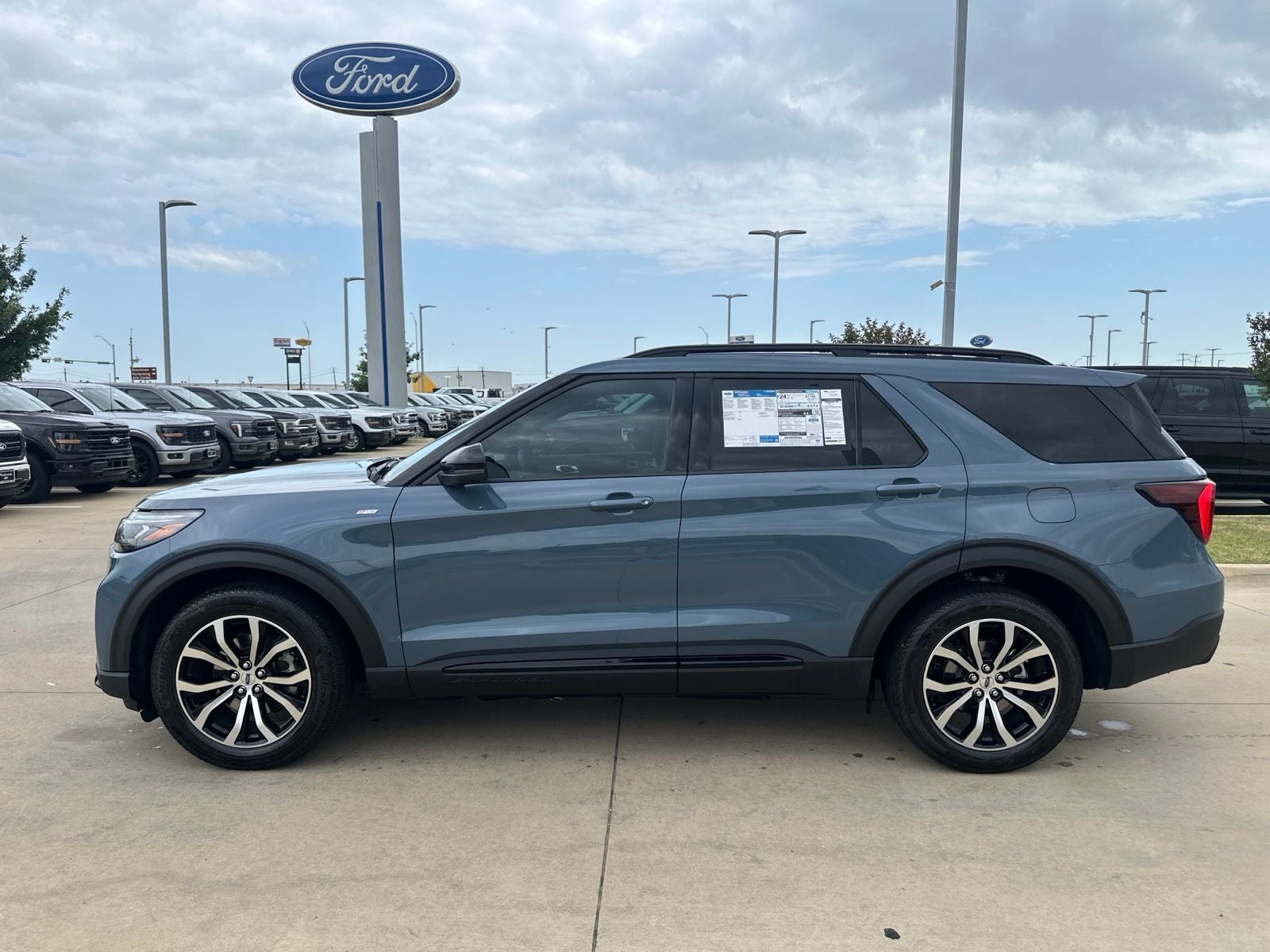 2026 Ford Explorer ST-Line