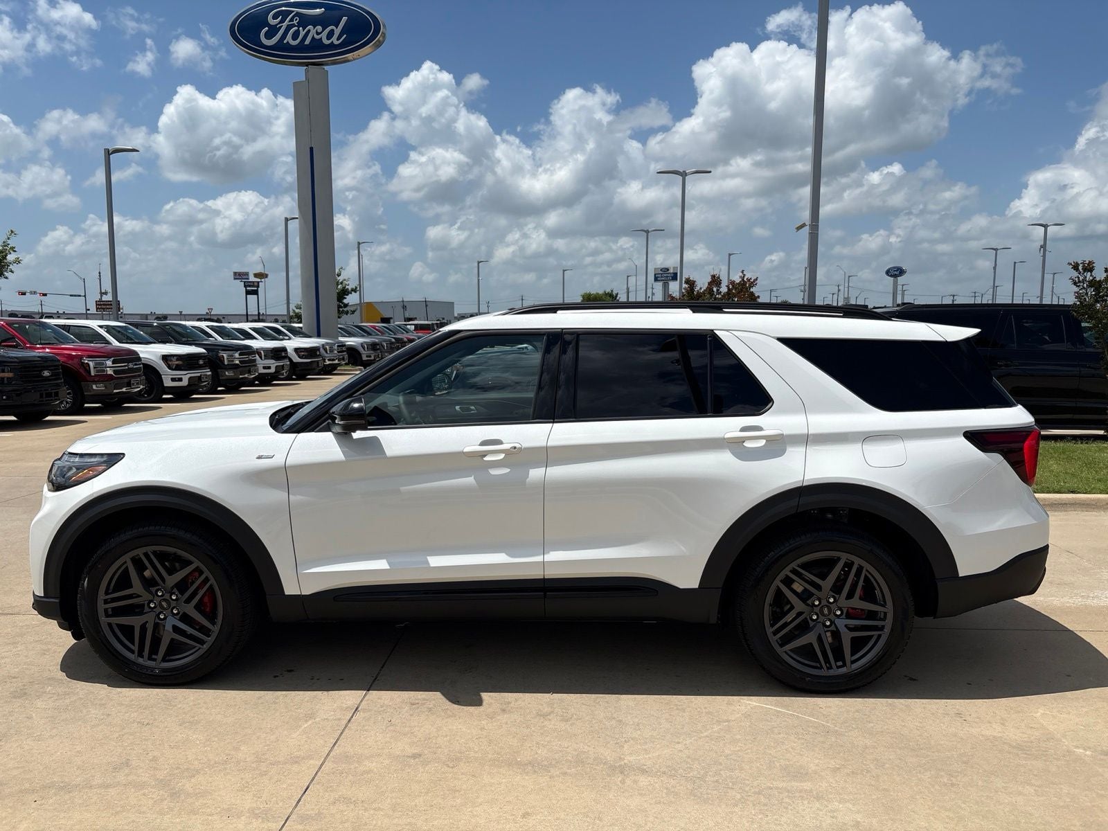 2026 Ford Explorer ST-Line