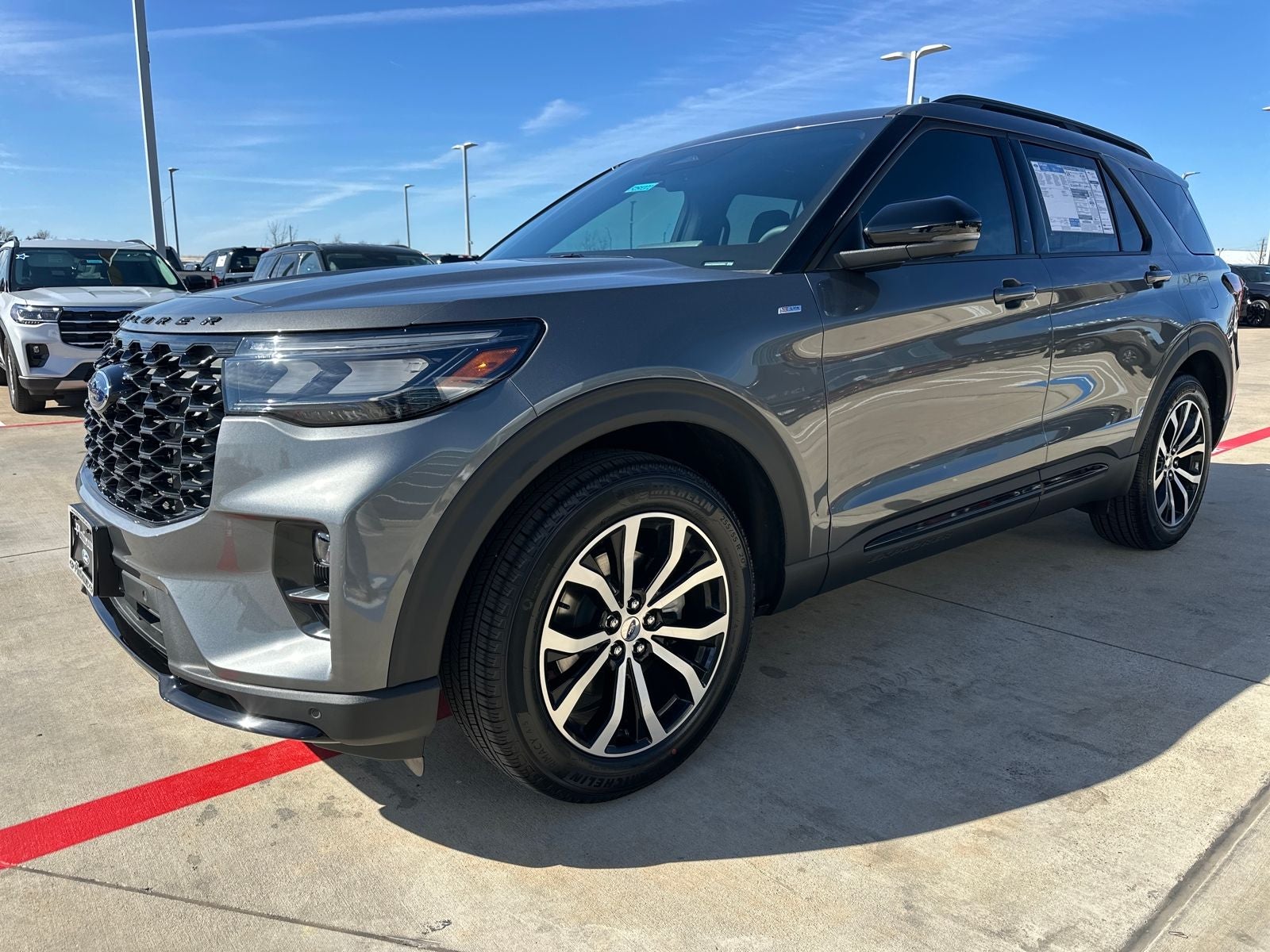 2025 Ford Explorer ST-Line