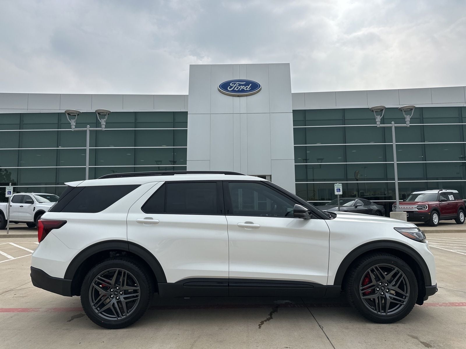 2025 Ford Explorer ST