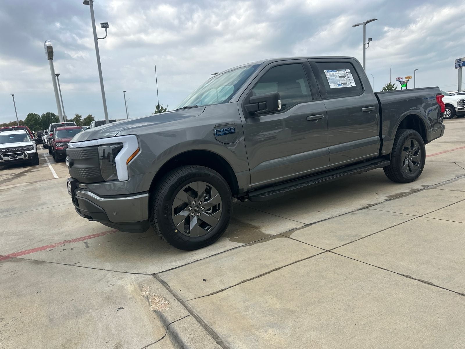 2025 Ford F-150 Lightning Flash