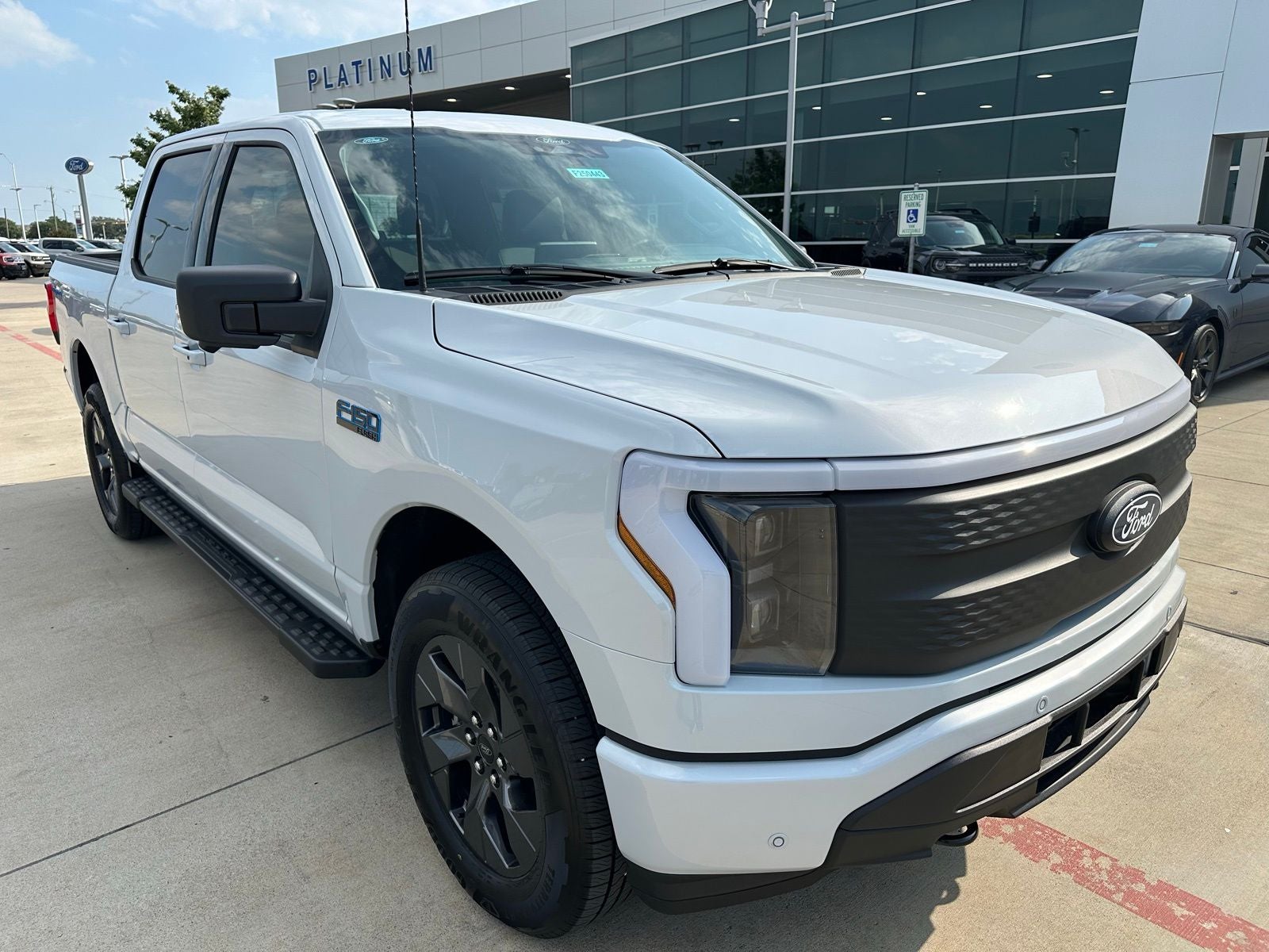 2025 Ford F-150 Lightning Flash