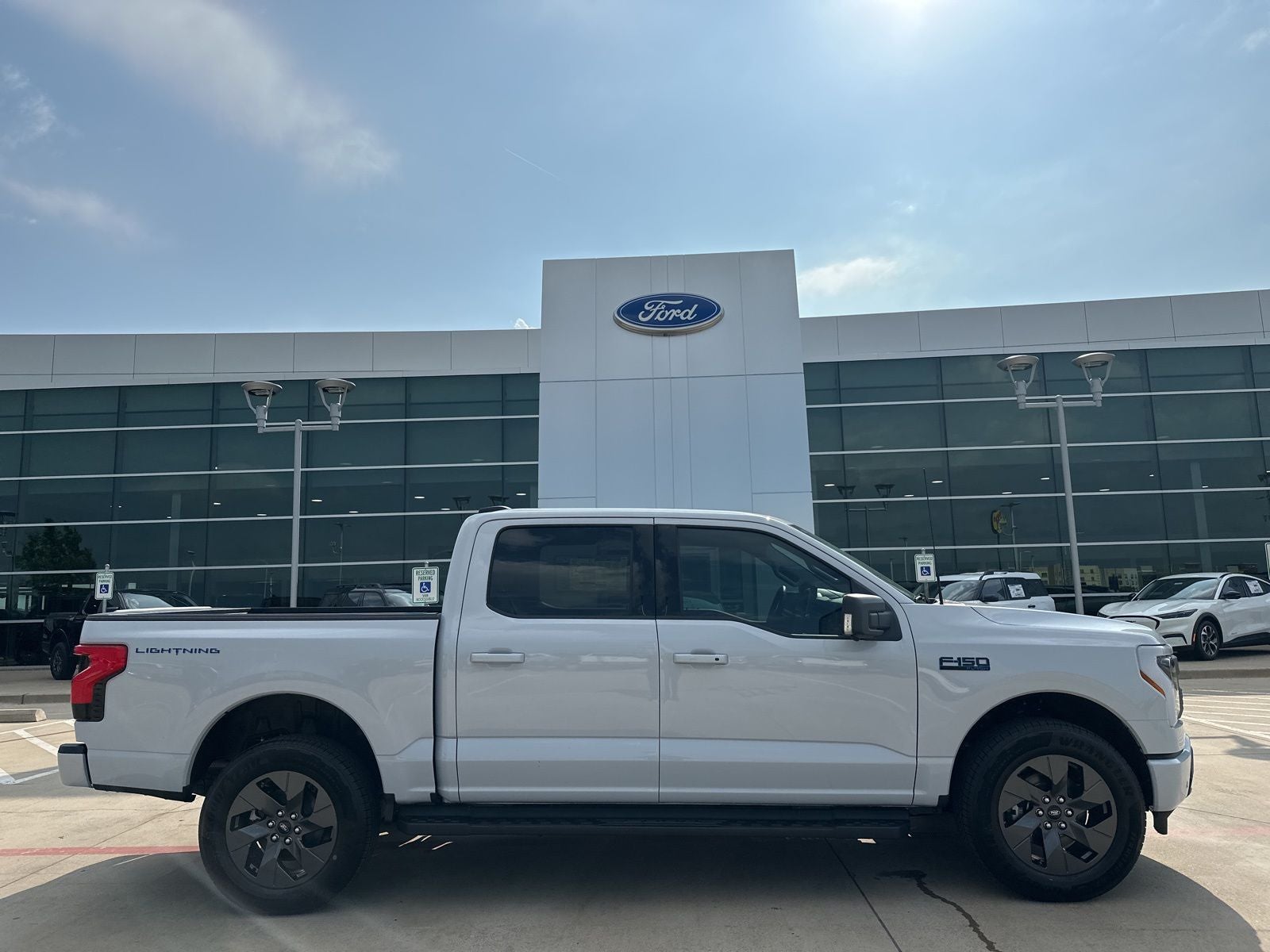 2025 Ford F-150 Lightning Flash