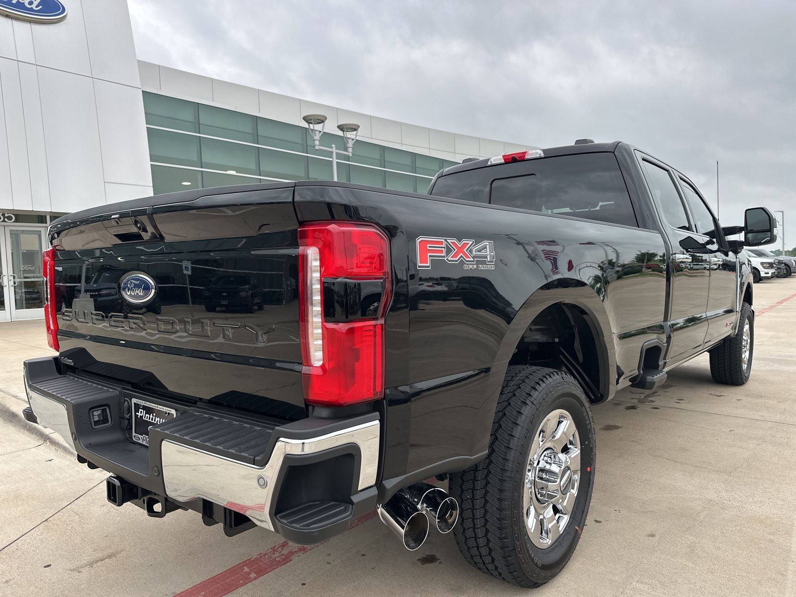 2025 Ford F-350SD Lariat