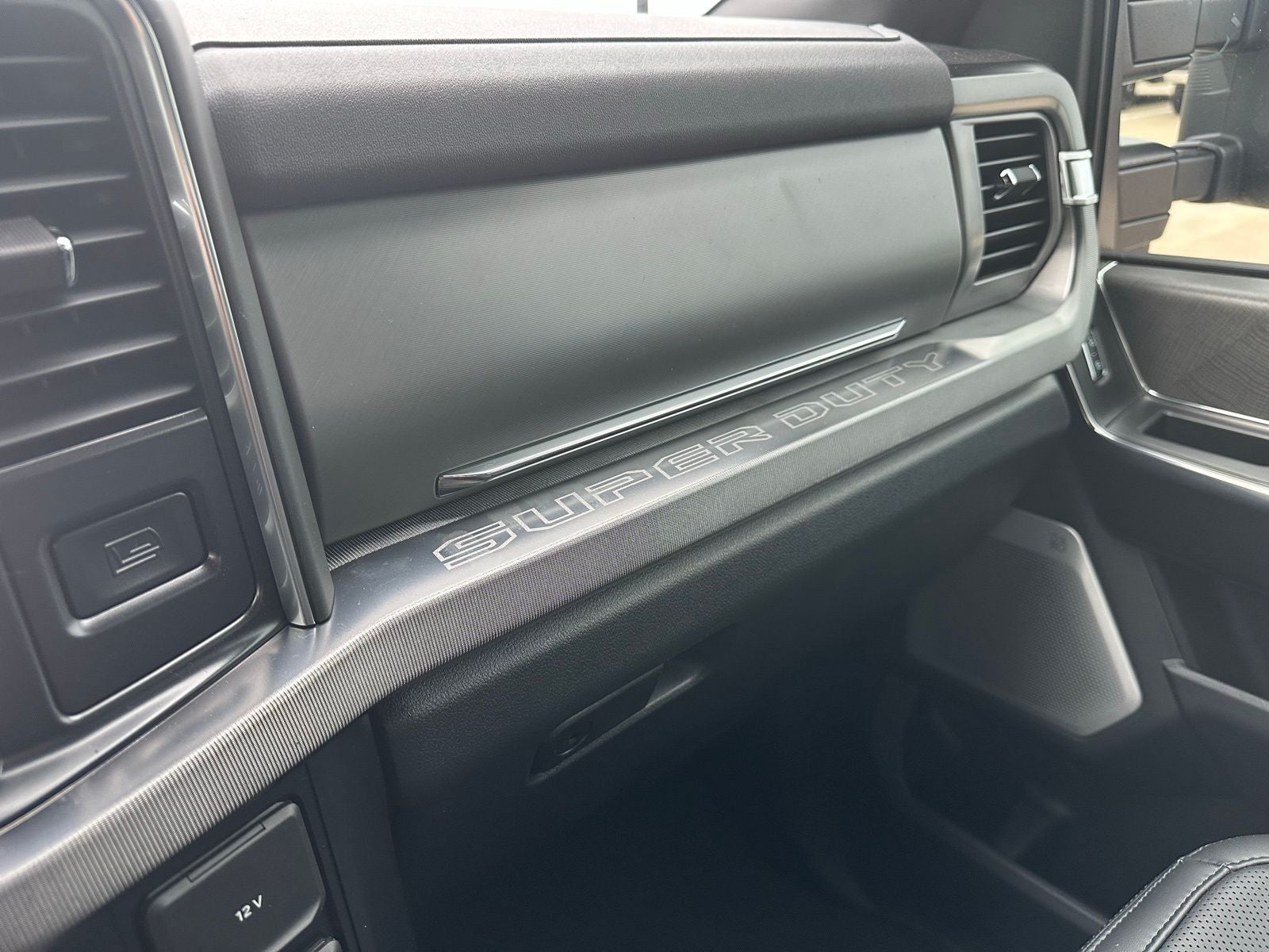 2025 Ford F-350SD Platinum