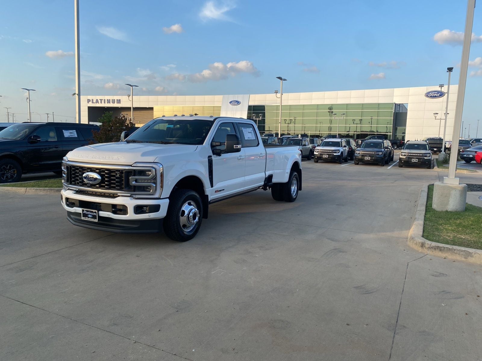 2026 Ford F-350SD Platinum DRW