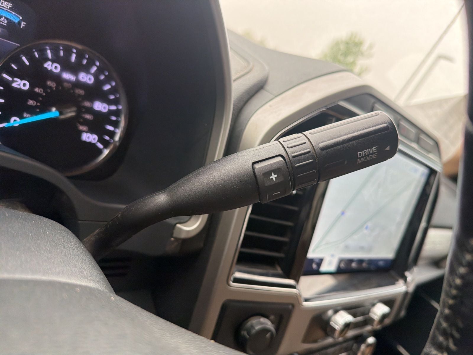 2022 Ford F-350SD Lariat DRW