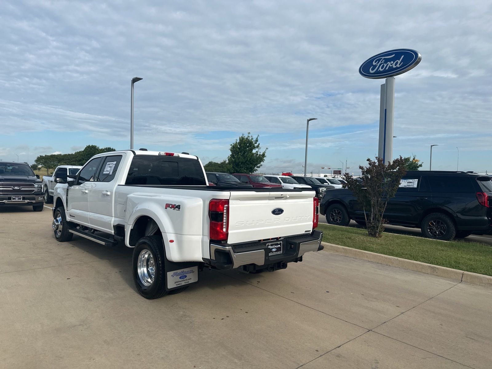 2026 Ford F-350SD Lariat DRW