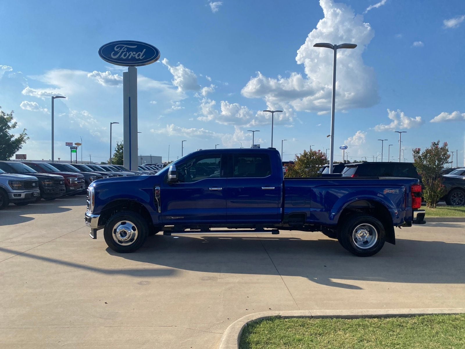 2026 Ford F-350SD Lariat DRW